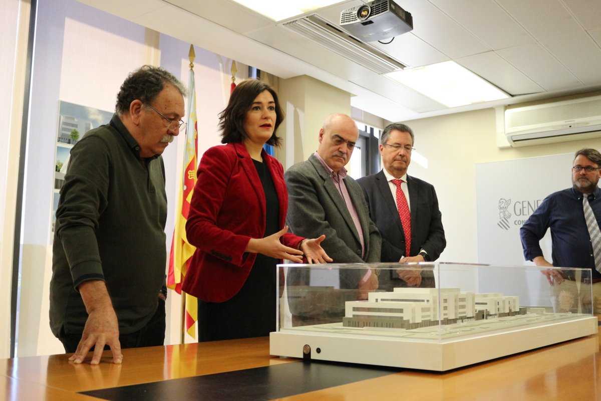 La consellera Carmen Montón ha presentat el projecte sanitari Ernest Lluch que ocuparà l'espai de l'antic hospital La Fe.