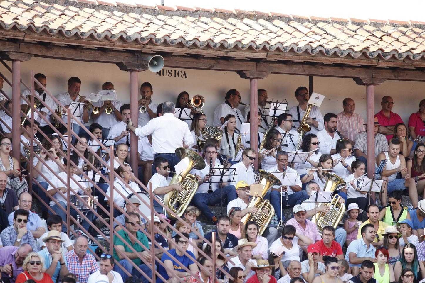 Les bandes de música participants en el concurs rebran mil euros en concepte de participació i l'agrupació que guanye el certamen, quatre mil.