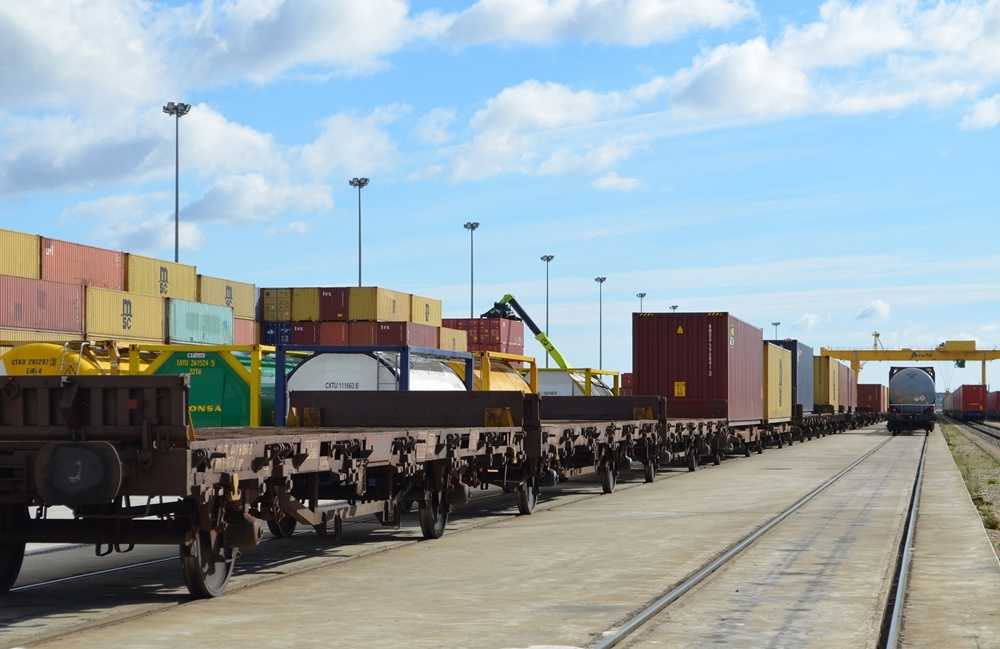 Segons Noatum, aquesta connexió obri un corredor ferroviari "alternatiu" per a les exportacions/importacions del sud de França amb el Mediterrani.