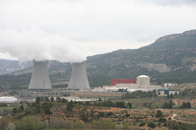 Mulet i Navarrete retreuen que Iberdrola vulga perllongar la vida de la central una dècada més quan ja es troba 'envellida i deteriorada'.