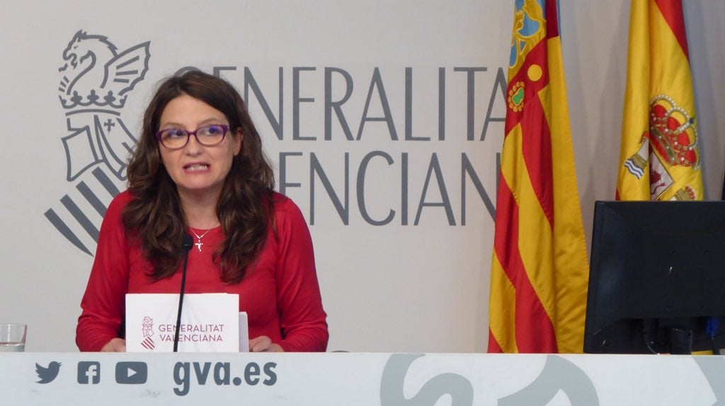 La vicepresidenta de la Generalitat, Mónica Oltra, durant la roda de premsa després del Ple del Consell d'aquest divendres.