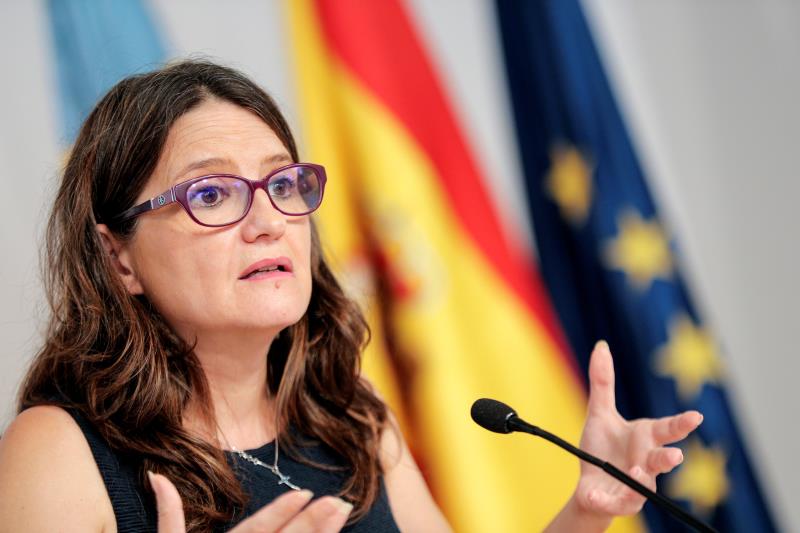 Amb aquesta llei es reconeix i garanteix l'accés al Sistema Públic Valencià de Serveis Socials a tota la ciutadania que resideix al territori valencià.