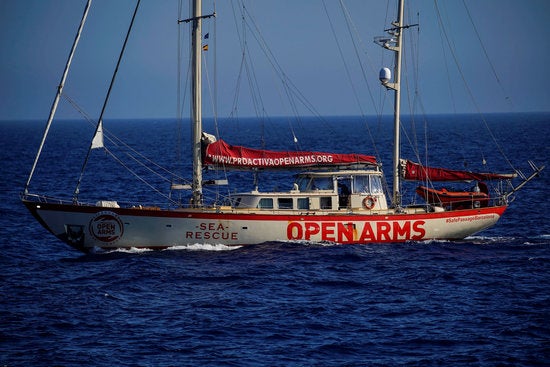 El vaixell de Proactiva Open Arms, navegant cap a l'estat espanyol des del Mediterrani central aquest juliol.