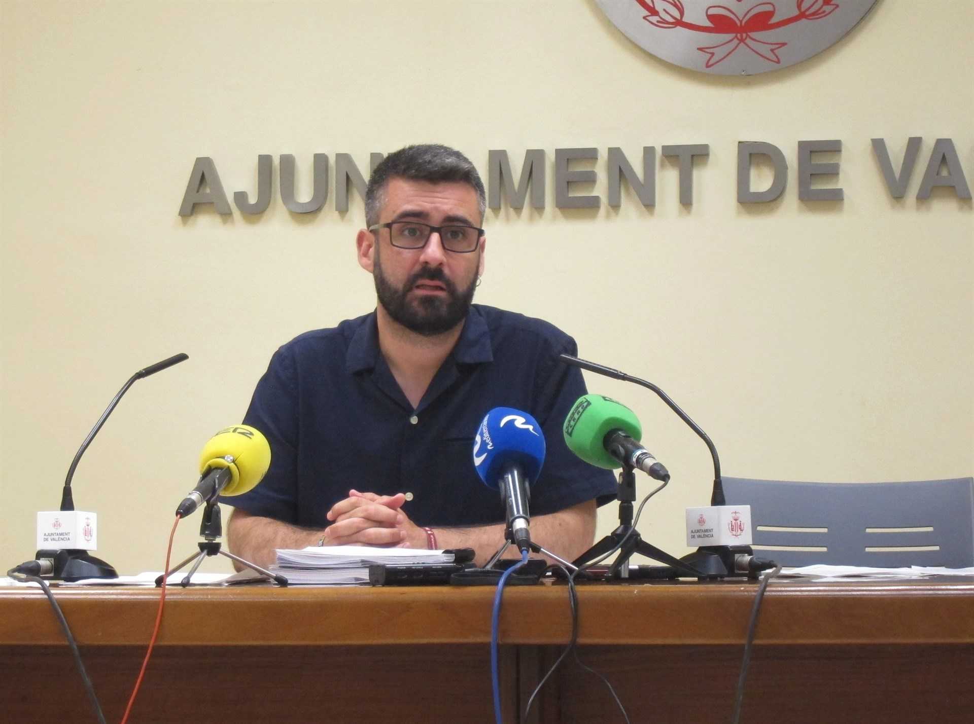 La regidoria emmarca la situació en una "ona de judicializar la política".