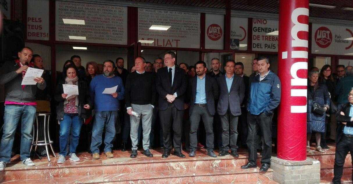 El president Ximo Puig i el conseller Vicent Marzà han acudit a l'homenatge a l'acadèmic Josep Lluis Domènech.