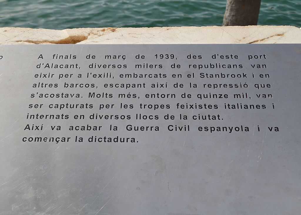 Placa al port d'Alacant dedicada als republicans que van haver d'exiliar-se a bord del Stanbrook.