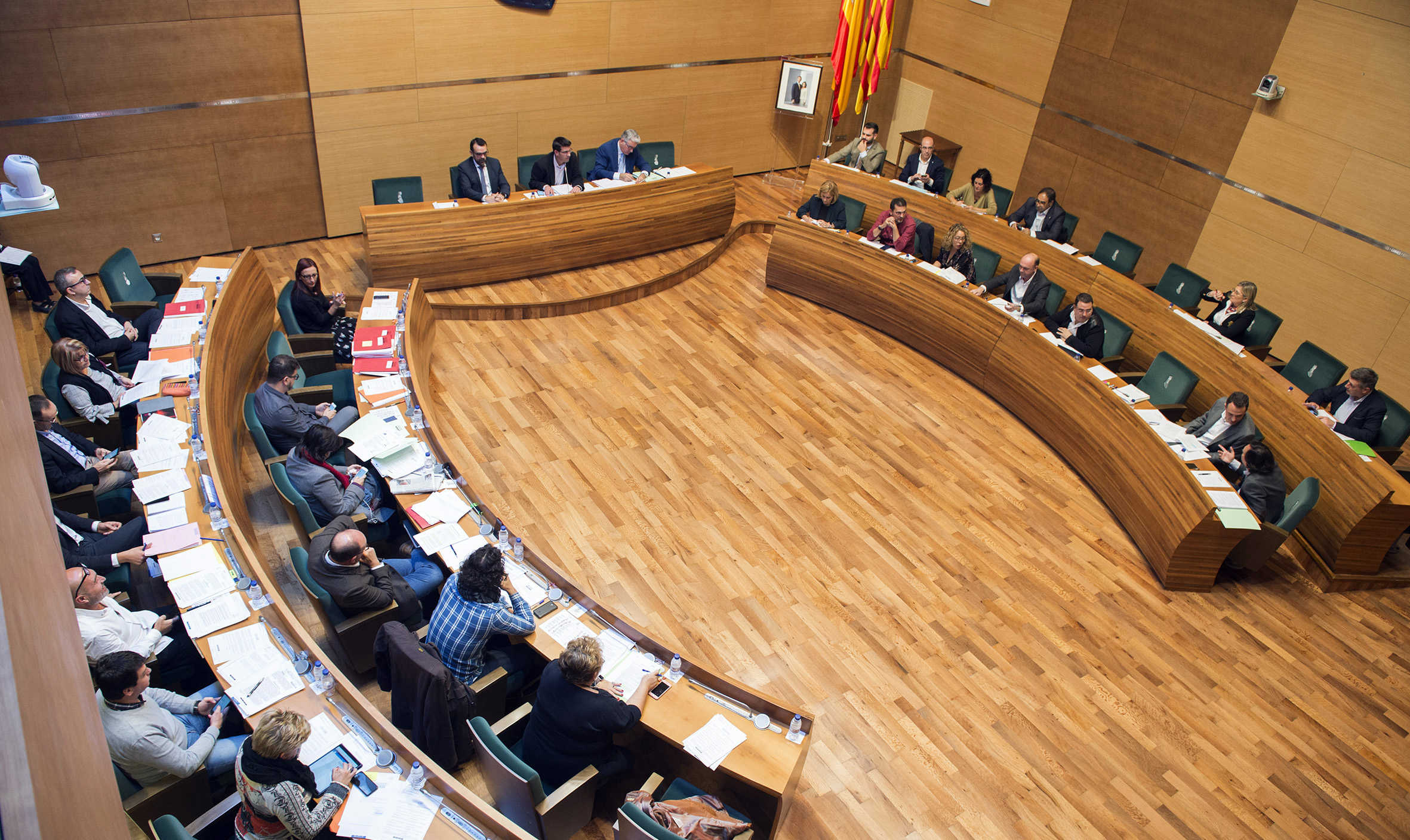 Ple de la Diputació de València que ha aprovat la creació de la Xarxa de Municipis Protegits Contra la Violència de Gènere.