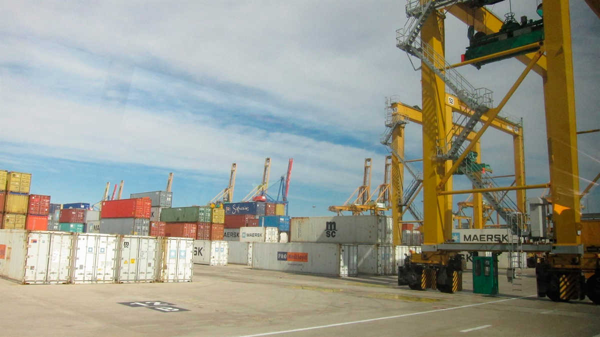 La mercaderia dels tres vehicles procedia del Marroc i està sent analitzada mentre romanen aïllats dins del recinte de Valenciaport.