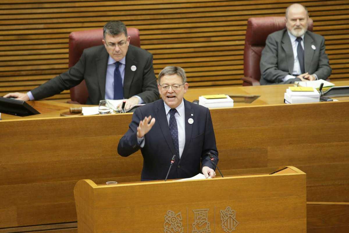 Ximo Puig durant la intervenció a la sessió de control celebrada a les Corts.