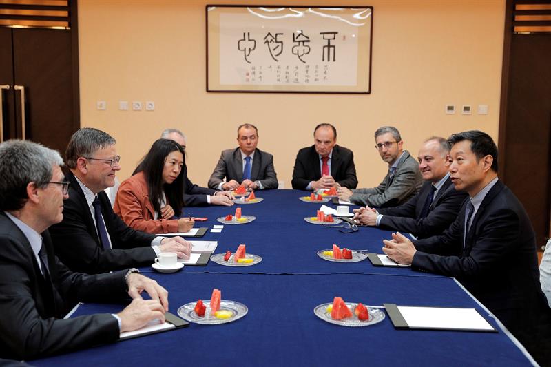Puig i la naviera Cosco analitzen els punts forts d'inversió al País Valencià.