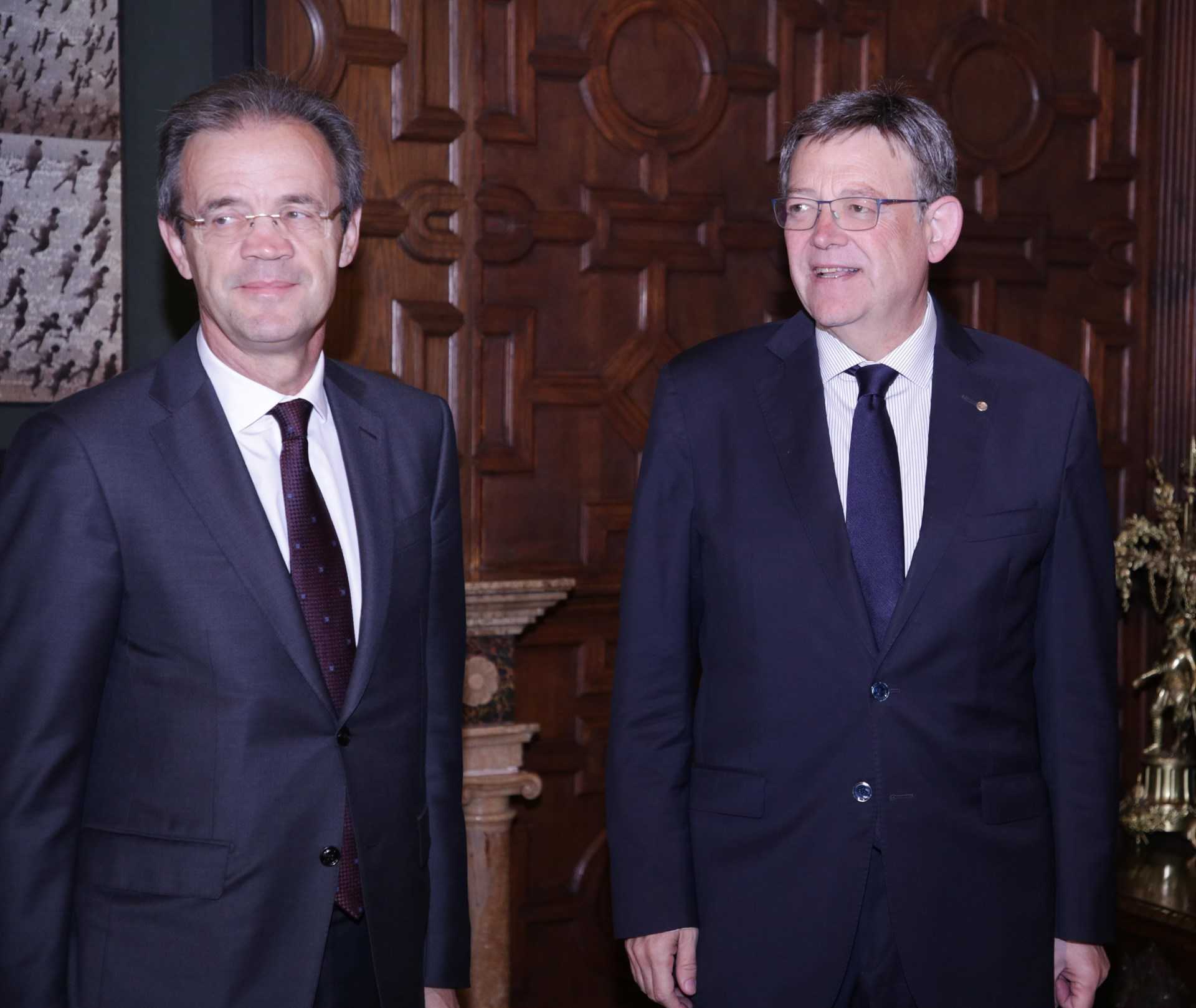 El president de la Generalitat Valenciana, Ximo Puig i el president de Caixabank, Jordi Gual.