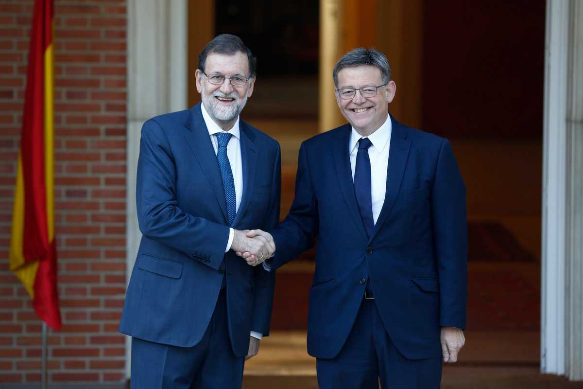 Mariano Rajoy rep Ximo Puig a la seu de la presidència de l'executiu espanyol.