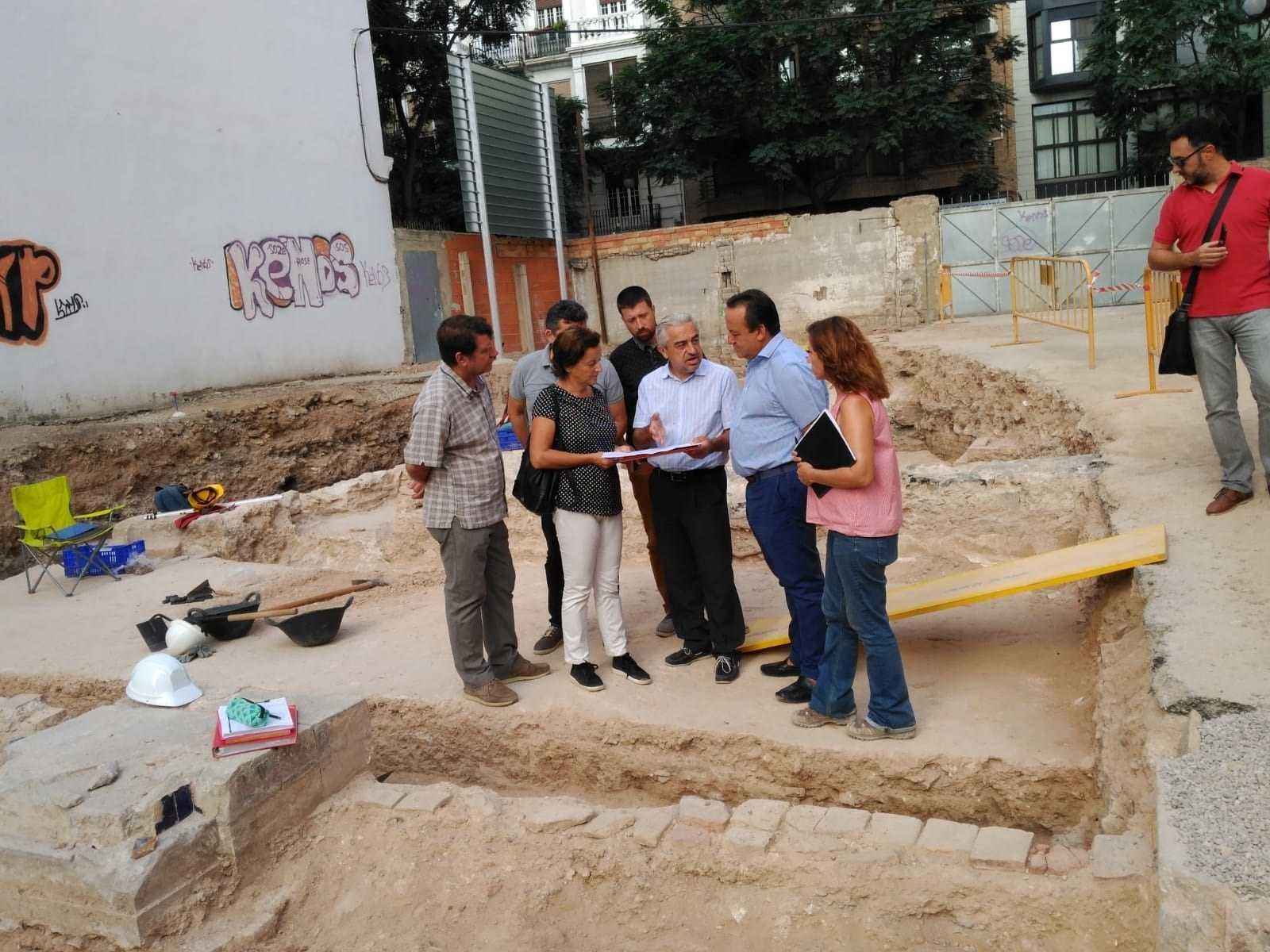 La construcció del centre s'està duent a terme entre el carrer Guillem de Castro i la plaça del Pilar.