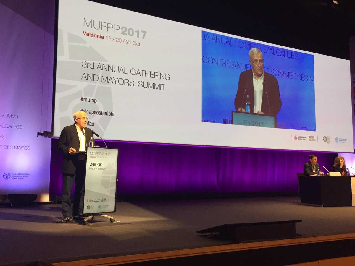 Joan Ribó intervé en l'acte de benvinguda de la cimera d'alcaldes per l'alimentació sostenible al Palau de Congressos de València.