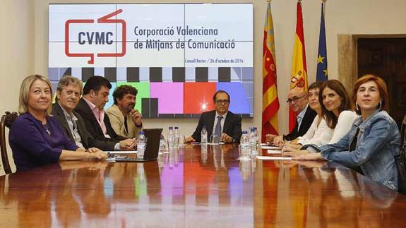 En la imatge, el consell rector de la nova Corporació Valenciana de Mitjans de Comunicació.