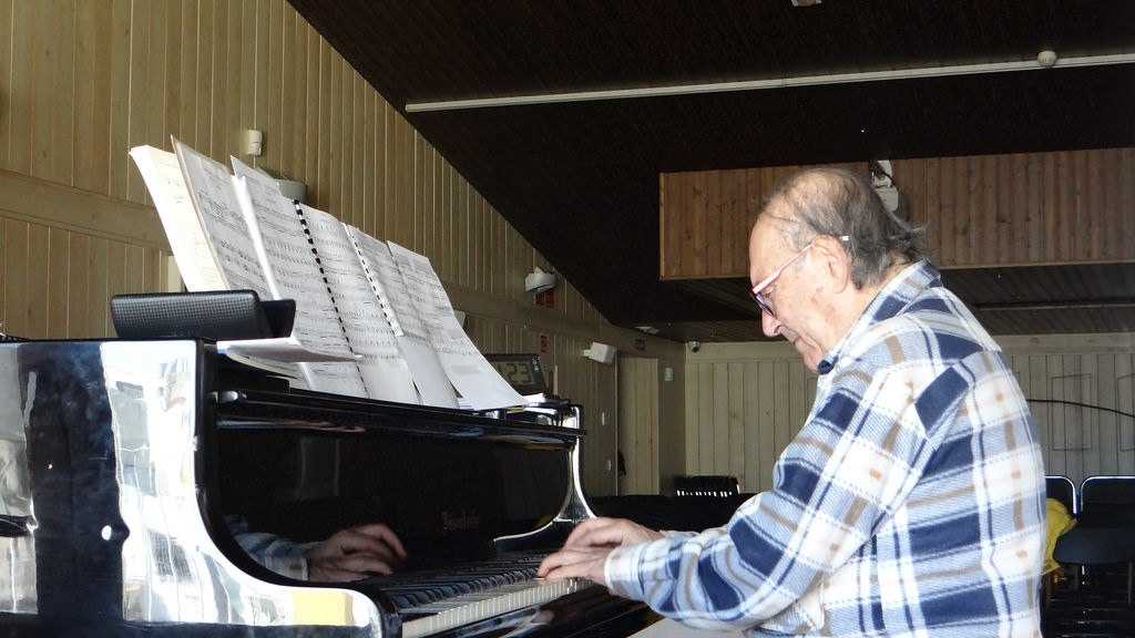 El món cultural ha emés nombroses mostres de condol per la mort del músic vinarossenc.