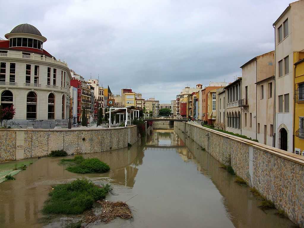 El riu Segura, al seu pas per la localitat d'Oriola.