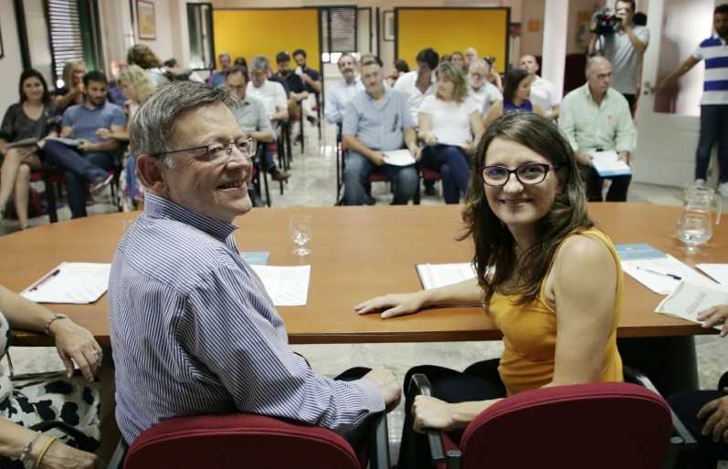 El president de la Generalitat, Ximo Puig; i la vicepresidenta de la Generalitat, Mónica Oltra, en el seminari de govern d'Ademús celebrat aquest cap de setmana
