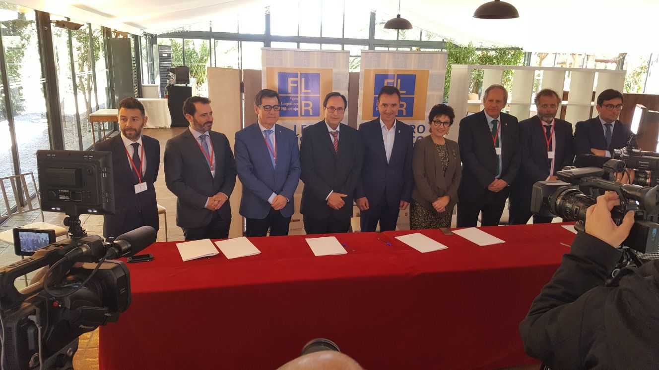 Vicent Soler ha assistit a la clausura de l'I Fòrum Logístic que ha tingut lloc per primera vegada en Riba-Roja del Túria.