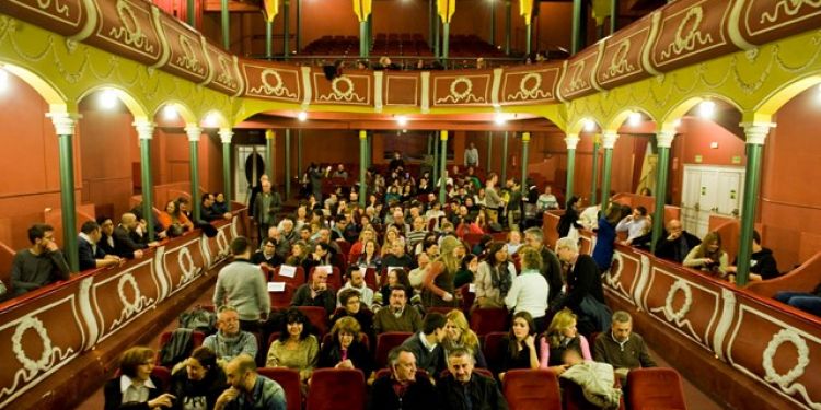 Podran accedir a aquestes ajudes exposicions, cicles i trobades musicals, tallers participatius i divulgatius, projectes de promoció de la gastronomia, la cultura i les tradicions valencianes, cicles de conferències i projectes audiovisuals.