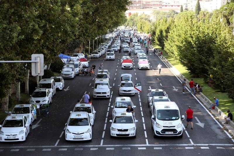 Imatge d'arxiu d'una concentració dels taxistes contra la proliferació de llicències VTC.