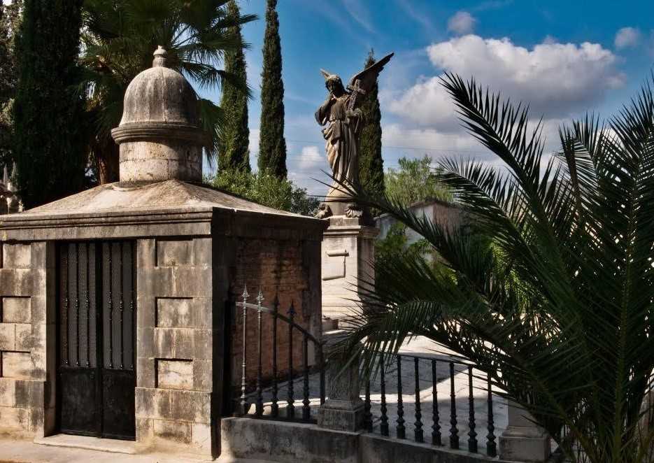 La lògia dels Onze Germans va tindre una gran implantació a la comarca i a Bunyol en concret.