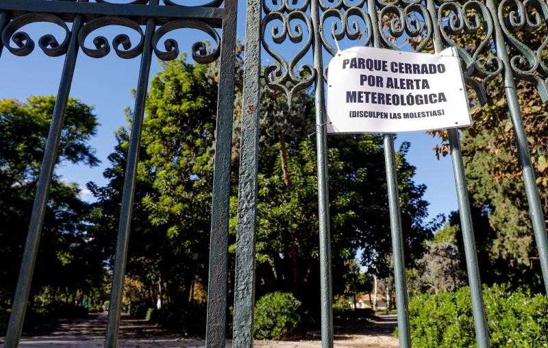 A la ciutat de València, l'Ajuntament ha decidit tancar al públic els parcs i jardins amb tanca al voltant. Imatge d'arxiu.