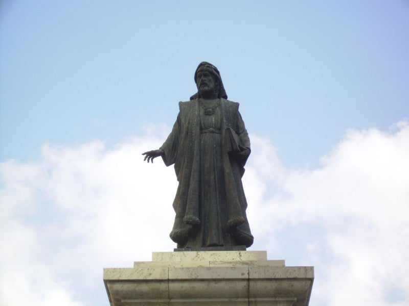 Estàtua de Francesc de Vinatea a la Plaça de l'Ajuntament de València.
