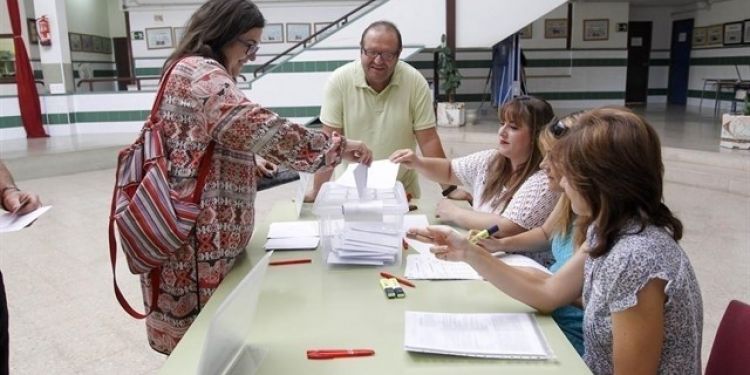 La modificació inclou que serà necessari un mínim del 55% de vots favorables de la totalitat dels vots possibles.