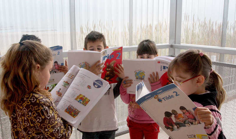 Enguany participen 377.015 alumnes als bancs de llibres, un 16% més que el curs passat.