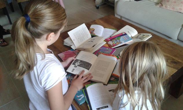 Les editorials subratllen la bona resposta dels lectors davant de noves temàtiques i el trencament dels estereotips tradicionals.