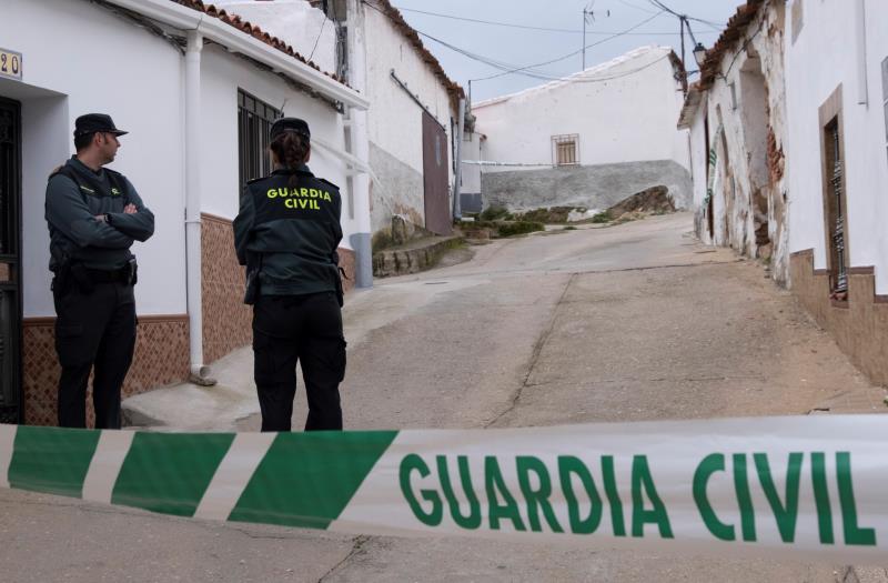 El cos va ser trobat dissabte en una casa de camp de la partida de la Ceba, a la localitat de Planes. / EFE 