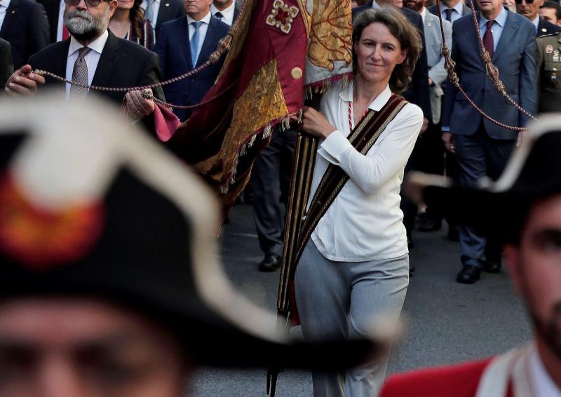 Oliver va explicar que el conveni amb la Universitat per a l'estudi sobre el sistema educatiu de la ciutat havia 'passat tots els filtres de l'Ajuntament amb alguna xicoteta observació'. / EFE