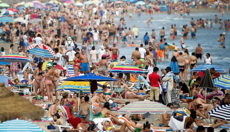 L'arribada de turistes britànics s'ha contingut en 2018 i ha crescut només un 0,7%. / EFE