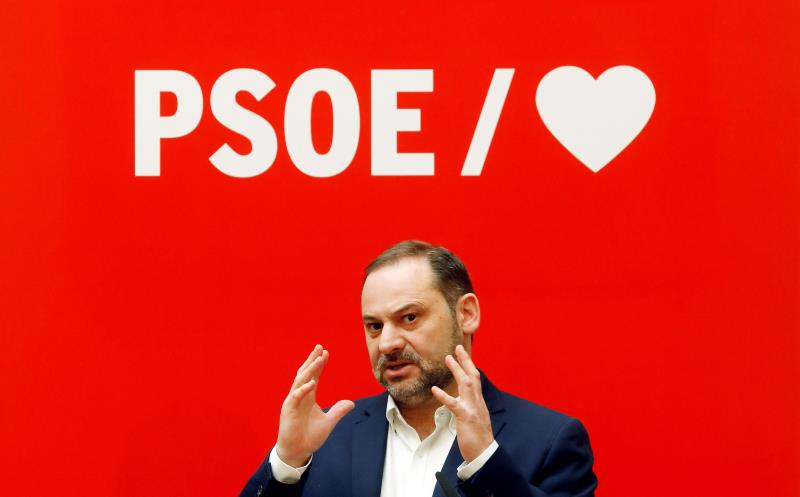 El secretari d'Organització del PSOE diu que no se sap si el PP 'té proposta' per a reptes com la digitalització, el problema demogràfic, les beques i la dependència. / EFE