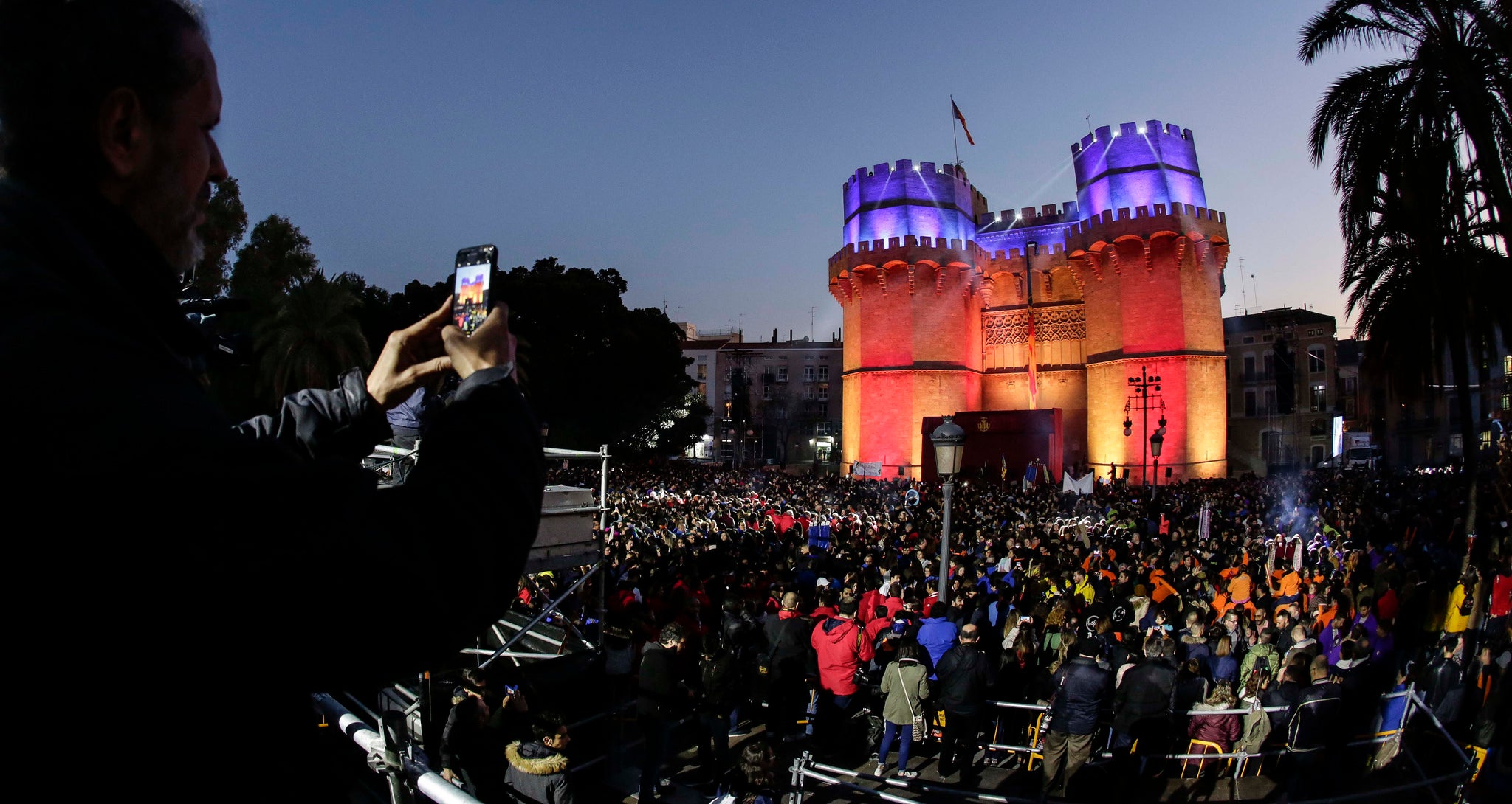 Aquest dissabte serà el tret d'eixida del calendari pirotècnic oficial de les Falles 2019. Imatge d'arxiu. / AJUNTAMENT DE VALÈNCIA