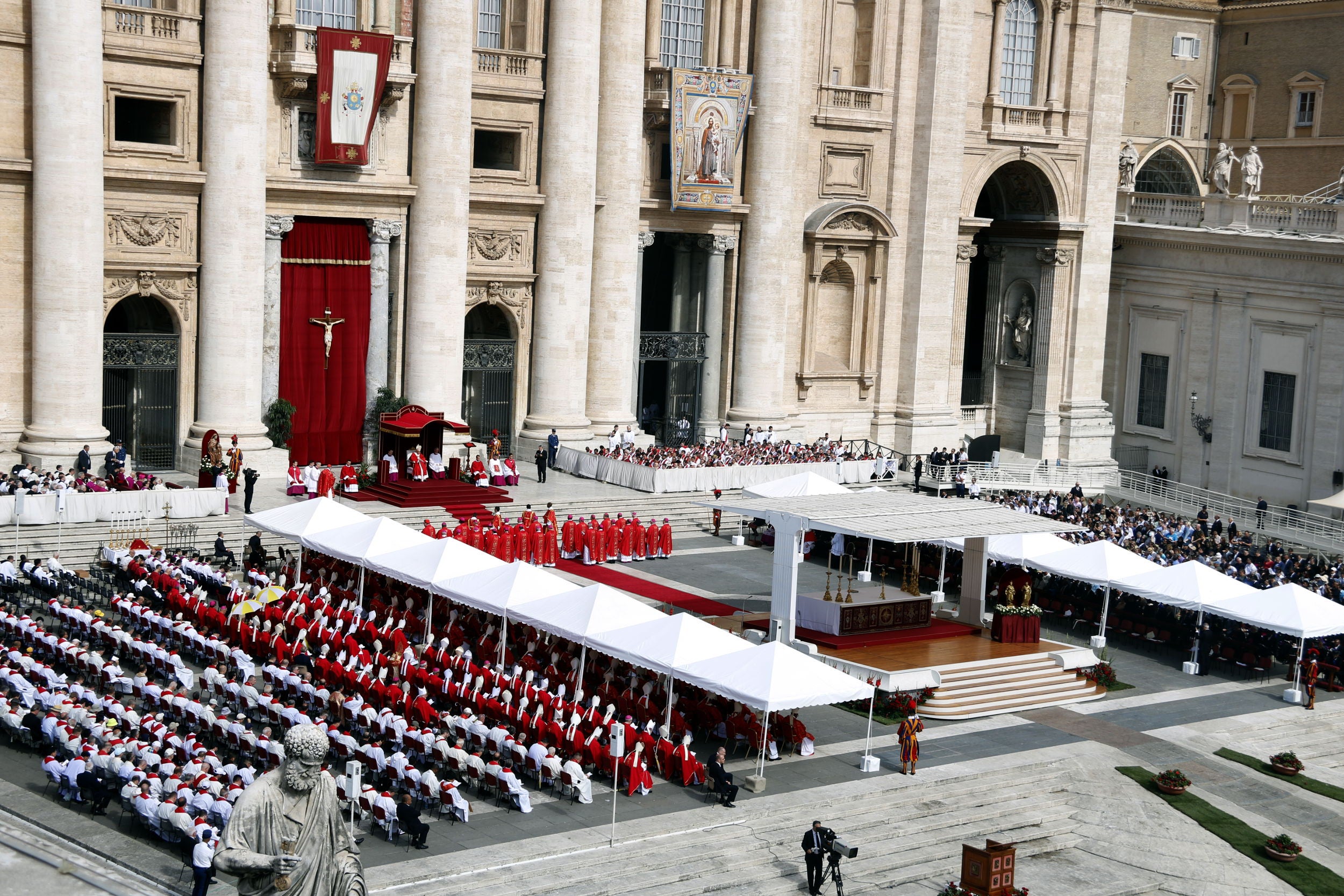 La Santa Seu és la institució més alta de l'Església i, per tant, mana sobre el prior i els bisbes de la Conferència Episcopal espanyola. Imatge d'arxiu de la plaça de Sant Pere del Vaticà. / POL SOLÀ, ACN