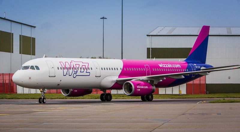 La companyia Wizz Air serà l'encarregada d'operar els vols a Budapest i Katowice. / WIZZ AIR