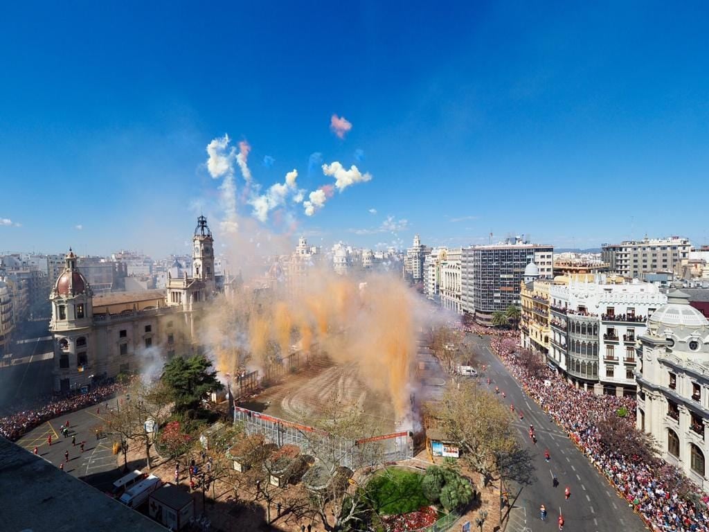 La moció aprovada assenyala que els possibles incompliments durant les festes han estat 'puntuals' i 'no representen l'actitud majoritària'. / JCF 