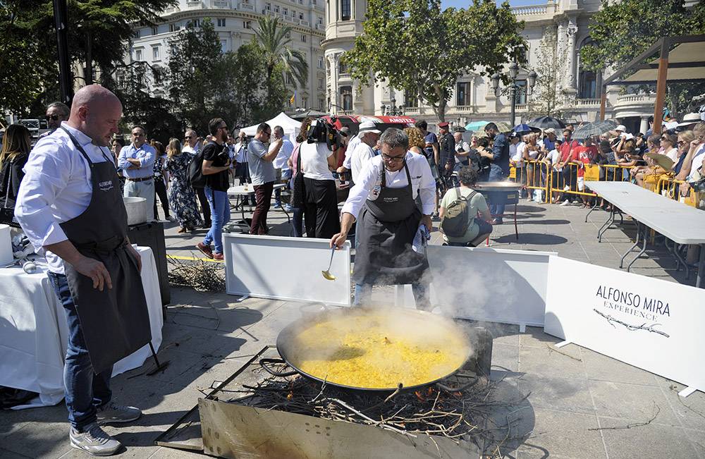 Gómez ha indicat que l'Ajuntament començarà a treballar per a aquest reconeixement, ja que és una recepta 'de tot el món'. / DANIEL GARCÍA-SALA