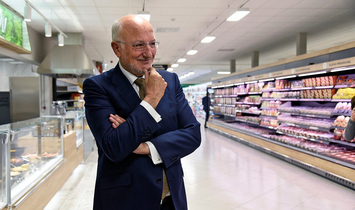 Juan Roig assegura que la feina dels polítics és 'que no hi haja incertesa'. / DANIEL GARCÍA-SALA