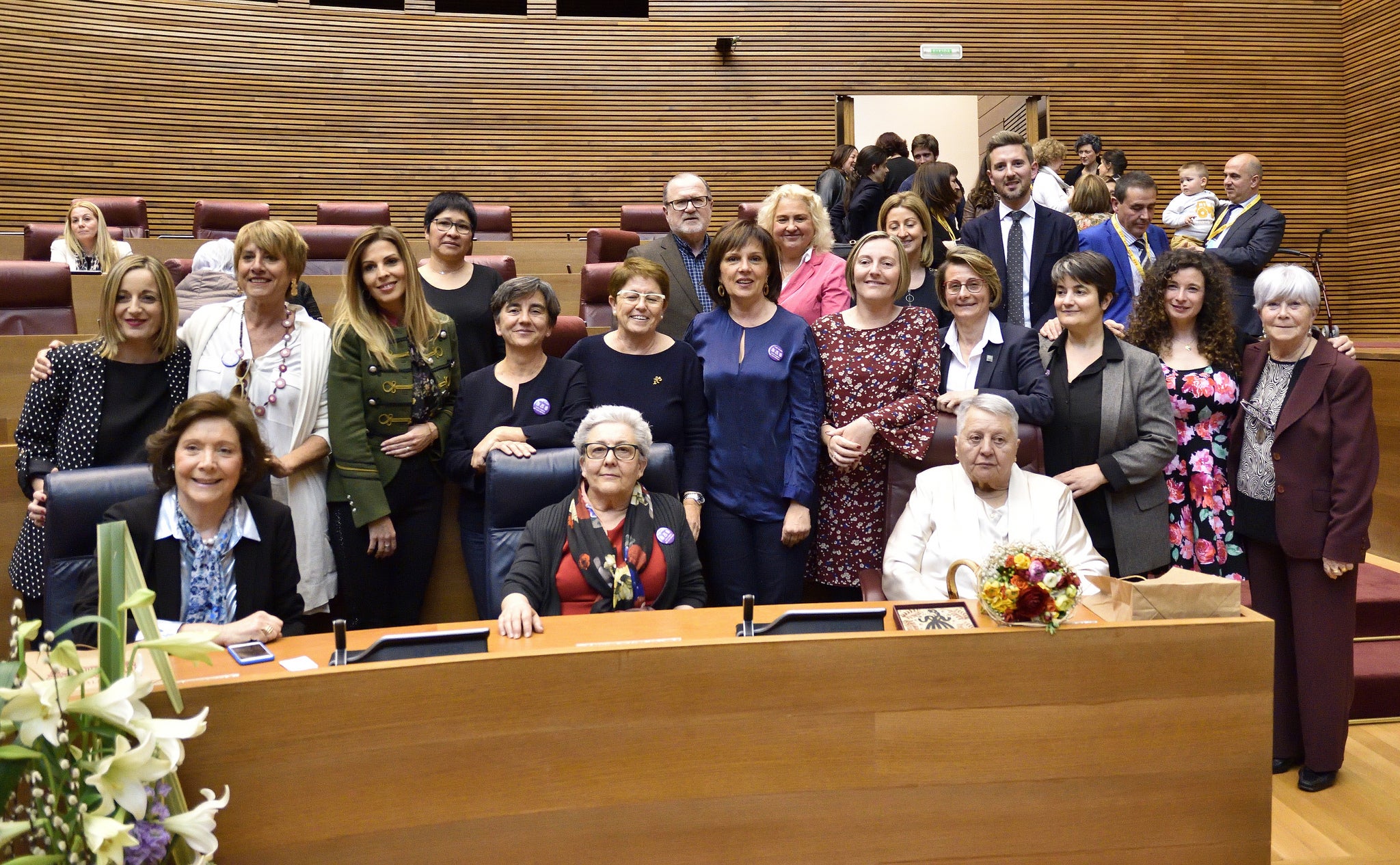 Ciutadans va utilitzar un acte feminista a les Corts per a homenatjar una defensora dels ventres de lloguer.  / INMA CABALLER, CORTS VALENCIANES