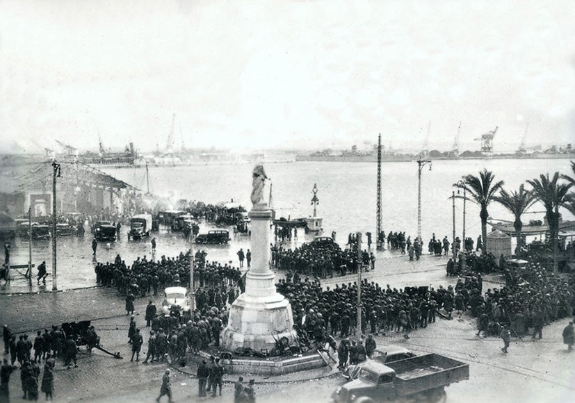 El 31 de març de 1939, els feixistes aconseguiren fer-se amb el control del port d'Alacant, a la imatge. La guerra d'Espanya (1936-1939), definitivament, havia acabat.