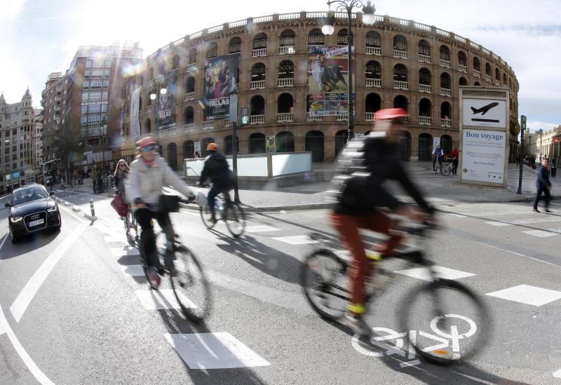 El tram entre el carrer de Sant Vicent i el carrer de Russafa és un dels que té més afluència. Imatge d'arxiu. / EFE