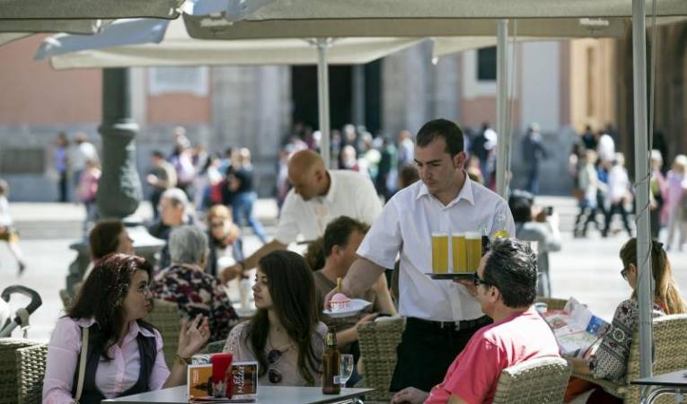 El País Valencià registra 208.363 afiliats estrangers en la Seguretat Social el 2018. / EFE