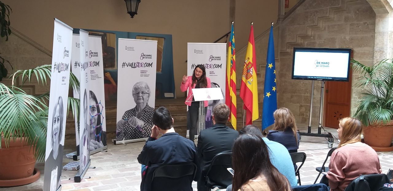 Mónica Oltra, en la presentació de la campanya 'Vull ser com' aquest dimarts al matí. / DLV