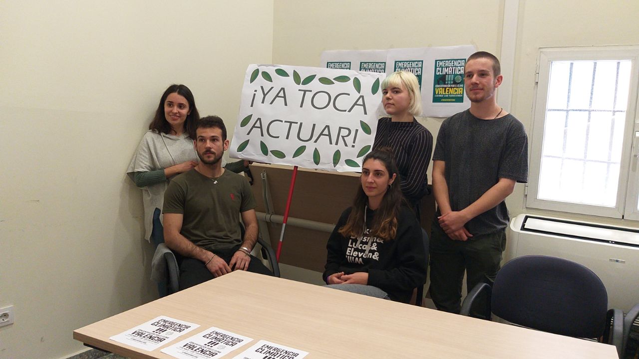 El moviment 'Fridays for Future' està inspirat en l'activista sueca, Greta Thunberg, de 16 anys, que des del passat estiu protesta cada divendres davant del Parlament de Suècia per a reclamar mesures urgents contra el calfament global. / DLV