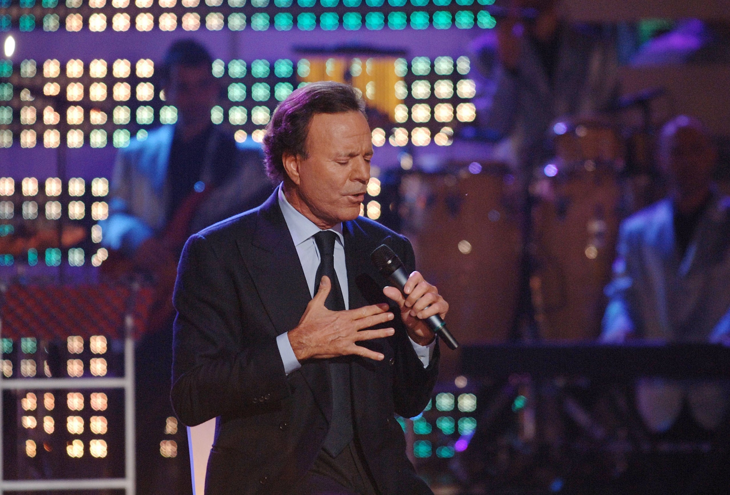 El cantant Julio Iglesias va reconéixer haver cobrat sis milions de dòlars per sis concerts tot i que va afirmar la Generalitat que sols n'havia abonat dos. / EUROPA PRESS