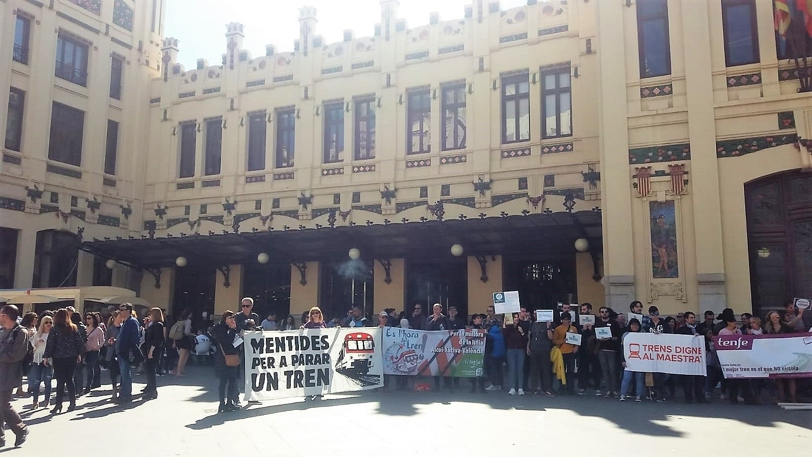 'S'està donant tota la prioritat a l'AVE', diu la portaveu de la plataforma Indignats amb Renfe. / EUROPA PRESS