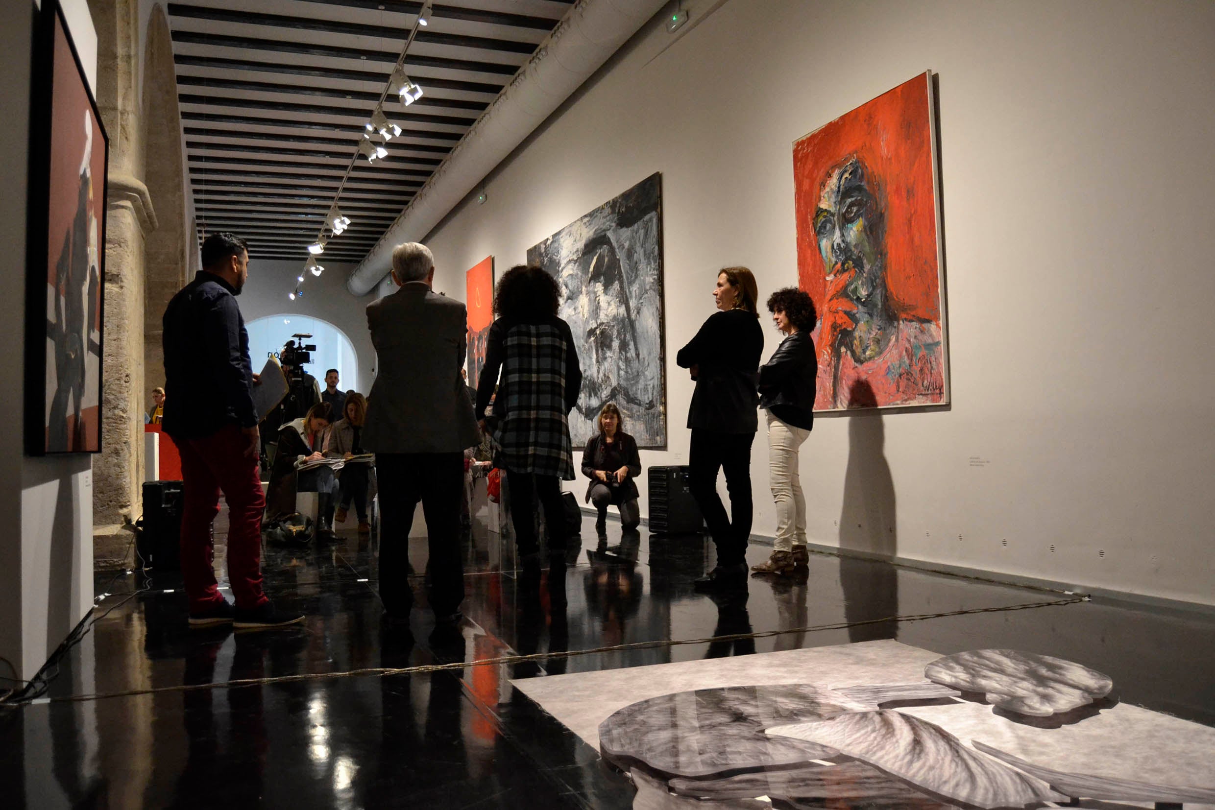 El trio de mostres es completa amb 'Self Made Woman', una sèrie de dibuixos que es pot visitar a la sala oberta fins a l'1 de maig de l'artista Concha Ros. / UV 